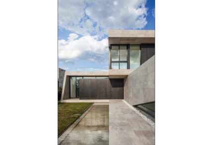 OON Architecture: “Marble House“.