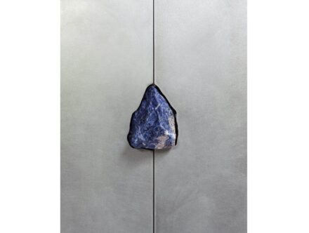 Pierre de Valck: „Pieces with Stone”.