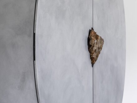 Pierre de Valck: „Pieces with Stone”.