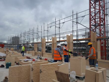 Îlot Fertile: the new building with Rosal Stones‘ limestone.