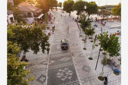 Casanova+Hernandez: granite paving like an “Albanian carpet“.