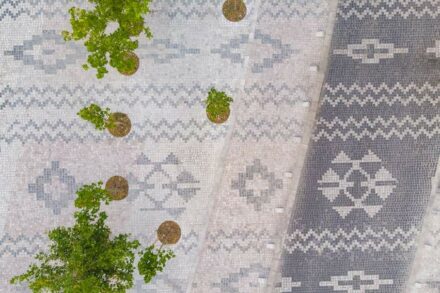 Casanova+Hernandez: granite paving like an “Albanian carpet“.