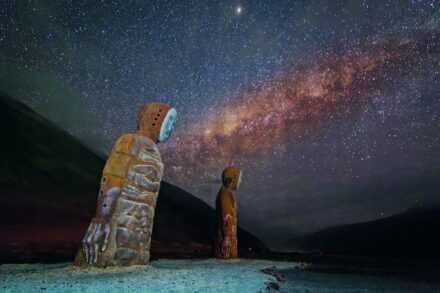 Cantar del Viento-Denkmal für die Chinchorro-Kultur, Gemeinde Camarones, Chile. Foto: Carlos Chow