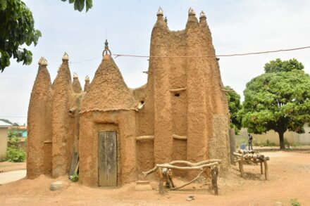 Moscheen im sudanesischen Stil im Norden der Côte d'Ivoire. Foto: OIPC