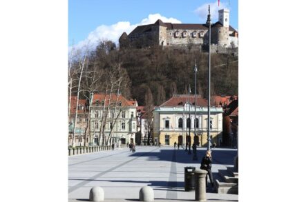 Ljubljana, Blick auf den Platz in Richtung Schlossberg. Foto: Urša Purkart