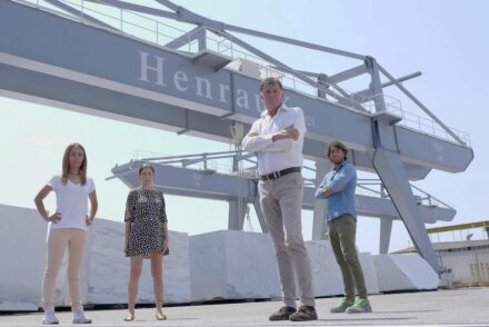 Henraux: „Uomini di Pietra“.