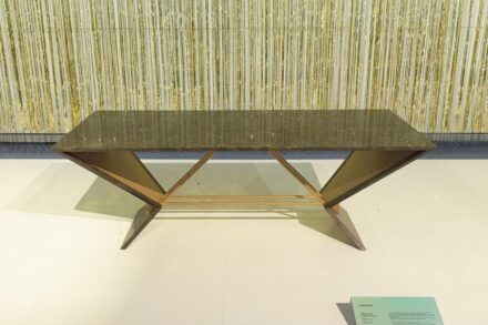 Clepsidra. Design: Andrea Tommasi, Diego Pauletti (#Laboratoriodispazi). Production: Marmo Arredo. Material: Homa Brown.