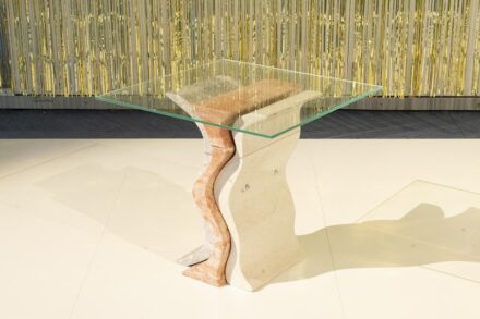 The faglia table. Design: Luigi Siard. Production: Margraf. Material: Fior Di Pesco Carnico, Breccia Perenice, Bianco Perlino.