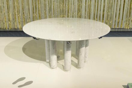 Epigrafico. Design: Paolo Perbellini – Fishform. Production: Marmi Santa Caterina With All-Led. Material: Bianco Carrara.