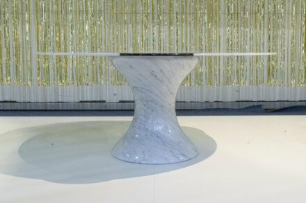 Trill. Design: Ascanio Zocchi. Production: Intermac. Material: Carrara Statuario, Nero Marquinia.