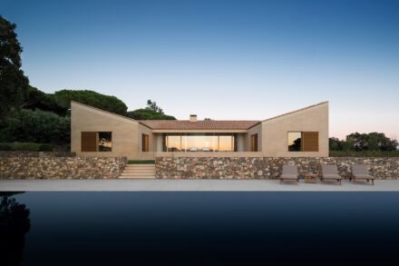 Giallo Dorato used for outside cladding at a villa in Saint Tropez.