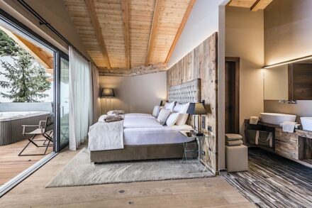 Marble Sequoia Brown from Antolini in the the 5-star resort The Montchalet.