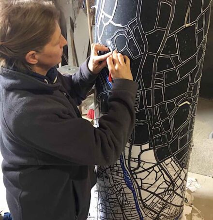 Michelle Byrne bei der Arbeit.