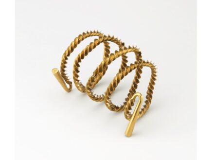 Gold flange twisted spiral torc. 1400BC-1100BC. Dover, UK. Photo: The Trustees of the British Museum
