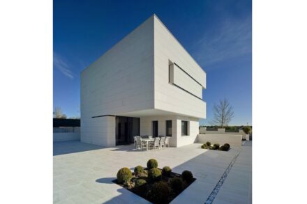 Caliza Capri limestone from Spanish Levantina group.