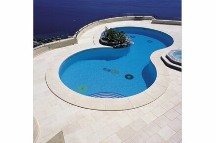 Caliza Capri limestone from Spanish Levantina group.