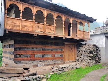 A typical house in Kath Khuni construction in northern India.