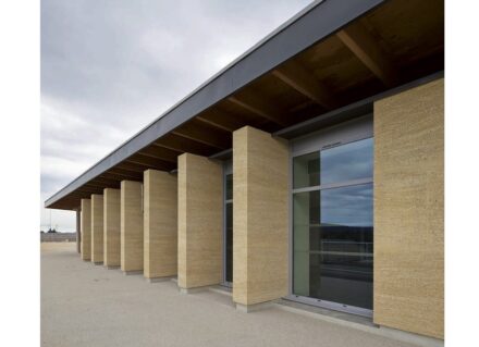 bpa architecture: Pôle de Rugby du Grand Pic Saint Loup.