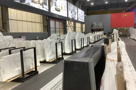 Showroom der Firma Jinsheng Marble (J&S Marble).