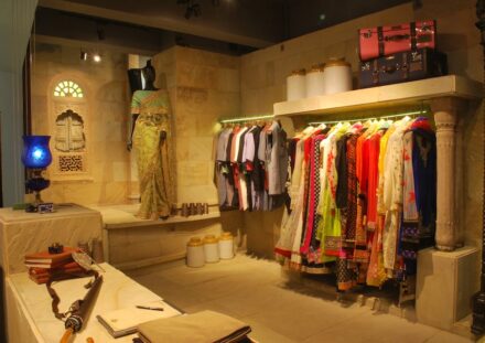 Besondere Erwähnung Innenarchitektur : Architekten Suparna Ghosh und Jensil John (Forum Architecture) für den Garment Couture Showroom der Marke Banaras in Gurgaon.