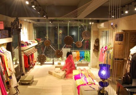 Besondere Erwähnung Innenarchitektur : Architekten Suparna Ghosh und Jensil John (Forum Architecture) für den Garment Couture Showroom der Marke Banaras in Gurgaon.