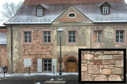 Das älteste Haus in der Stadt Rochlitz in Sachsen aus lokalem Porphyrtuff. Foto: Peter Becker