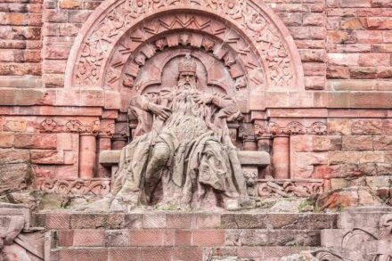 Kyffhäuser-Denkmal in Thüringen. Foto: Joerg.gehlmann / <a href="https://commons.wikimedia.org/"target="_blank">Wikimedia Commons</a>, <a href=" https://en.wikipedia.org/wiki/Creative_Commons_license"target="_blank">Creative Commons License</a> 