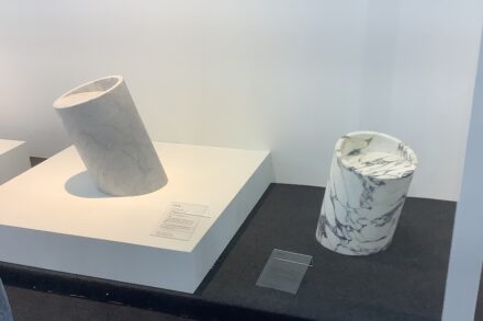 Product design with natural stone from China: functional and mass-produced. Designer Femo Wong: side table „Pisa“.