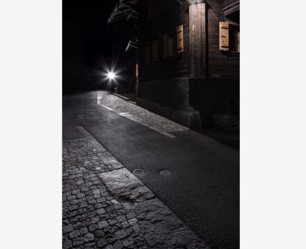 En-Dehors: Straßengestaltung in Vercorin, Schweiz. Foto: Baptiste Coulon