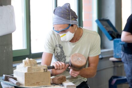 Clemens Gerber (1. Platz, Steinbildhauer, German Craft Skills). Ein zweiter und dritter Platz konnte in diesem Jahr nicht vergeben werden. Foto: Clemens Gerber