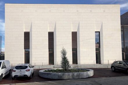 Special Jury Prize: Alain Mimoun d'Issy-les-Moulineaux sports complex. Architect: Artibal Agence d‘Architecture.