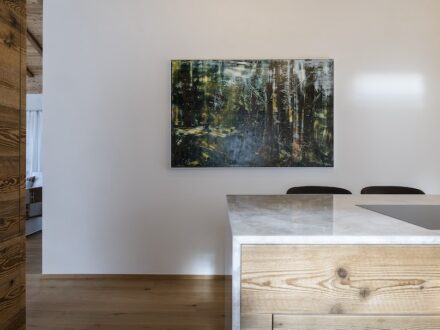 Antolini provided the natural stone for the Chalet’s interior architecture.