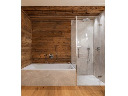 Antolini provided the natural stone for the Chalet’s interior architecture.