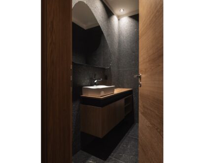 Antolini provided the natural stone for the Chalet’s interior architecture.