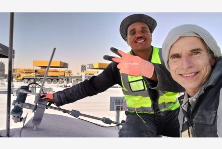 Assistant Mahmoud Abdullah (Egypt) and sculptor Antonio Vigo (Spain), right. Photo: Antonio Vigo