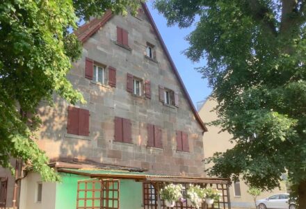 Ein Sandsteinhaus in der Stadt Stein unweit von Nürnberg.