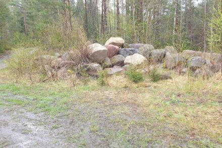 Roslag sandstone boulders.