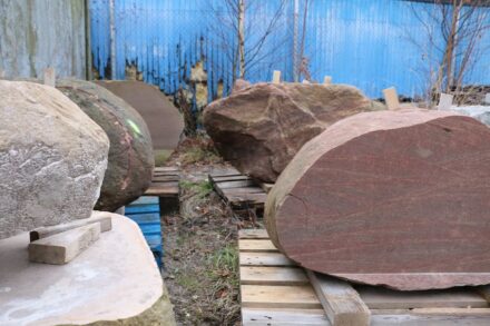 Roslag sandstone boulders.