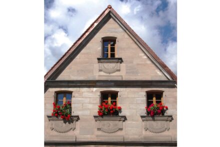 Haus mit Fensterschürzen in Bindlach.