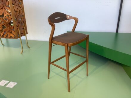 Università degli Studi. Abimóvel, Aristeu Pires: “Angela Counter Stool.“