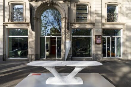 Company: <a href="https://www.neutradesign.it/"target="_blank">Neutra Design</a>. Exhibition “To the Edge of Matter. An Unforgettable Journey“. Design: Zaha Hadid Architects.
