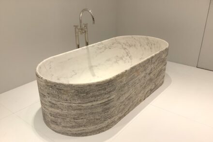 Firma: <a href="https://www.kreoo.com/en/"target="_blank">Kreoo</a> (Italien). Design: Christophe Pillet.