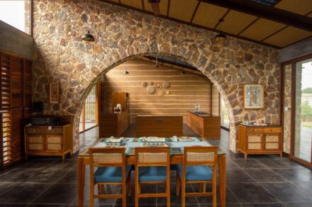 Besondere Erwähnung „Grüne“ Architektur: Architekten Shreya Dalwadi & Kalpesh Dalwadi, Harmony Architect: Projekt Amroliwala residence in Vadodara, Gujarat.