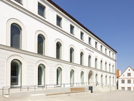 Geöffnete Wände | Neugestaltung Diözesanmuseum Freising: Architekturbüro: Brückner & Brückner Architekten GmbH, Naturstein, Fassade: Kalkstein; Innenbereiche: Kalkstein; Natursteinunternehmen: Franken-Schotter GmbH & Co. KG.