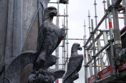 The “owls” at the foot of La Flèche (Photo: February 2024).