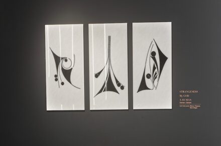 Citco, Stone Resilience: drei Wandbilder „Strangeness“, „My God“ und „A Human“ als Steininlays von Saman Zahawi.
