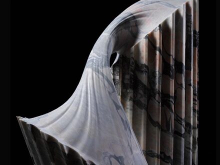“Corinthio,“ Marble Notre Dame (Vietnam), 135 x 91,5 x 190 cm.