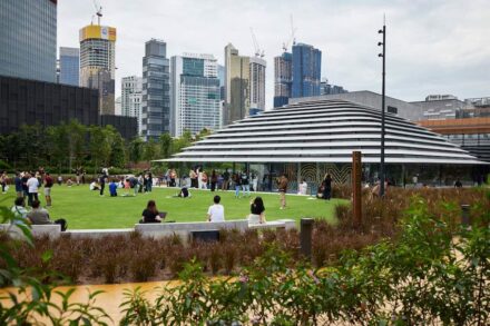 Foster + Partner: Apple Store in Kuala Lumpur.