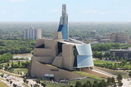 Tyndall Stone®: Canadian Museum for Human Rights, Winnipeg, Manitoba. Photo: Robert Linsdell / Wikimedia Commons