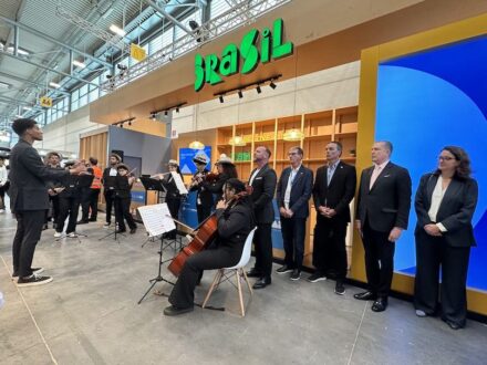 Concert at Marmomac (with officials).